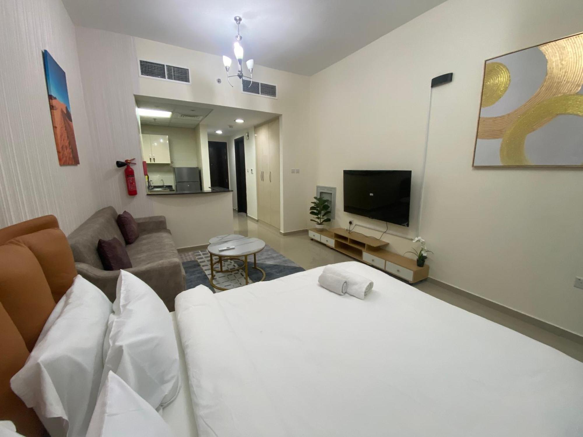Apartment Phineek Exquisite Luxury Uniestate Sports Dubai